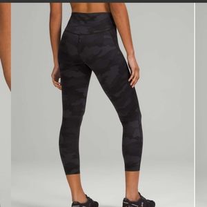 Lululemon Base Pace High-Rise Running Tight 25"Heritage 365 Camo Deep Coal Mul